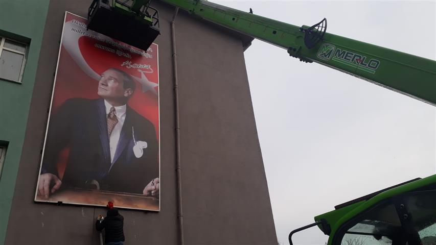 Atatürk Portresi Yenilendi