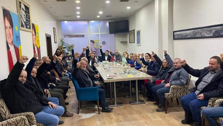 İYİ Parti Saray’dan Metiner’e Tam Destek