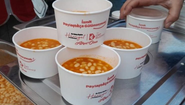 10 günde 100 bin kişilik yemek dağıtıldı