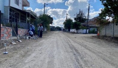Büyükyoncalı’da yol çalışmaları devam ediyor