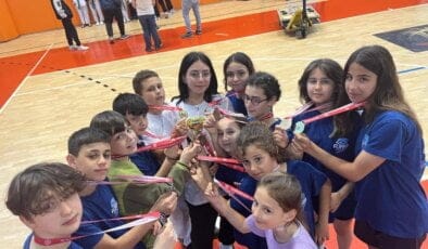 Flipper Sporcuları Bayramı Madalyalarla Kutladılar