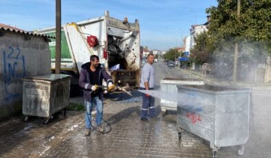 Büyükyoncalı’da çöp konteynerleri dezenfekte edildi