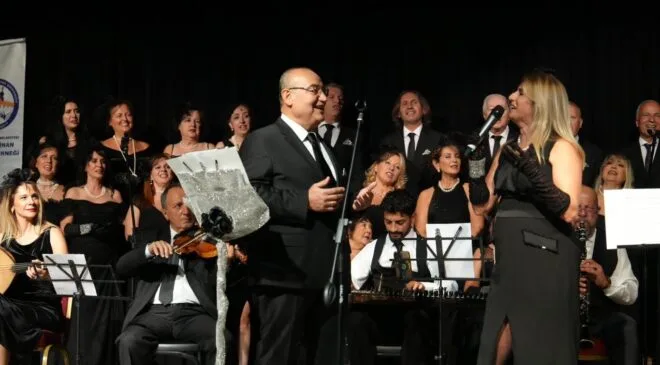 Mimar Sinan Musiki Derneği Sezen Aksu şarkılarıyla kulakların pasını sildi