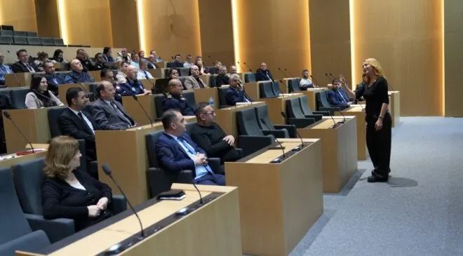 Büyükşehir’de İdarecilere Protokol ve Davranış Kuralları Eğitimi