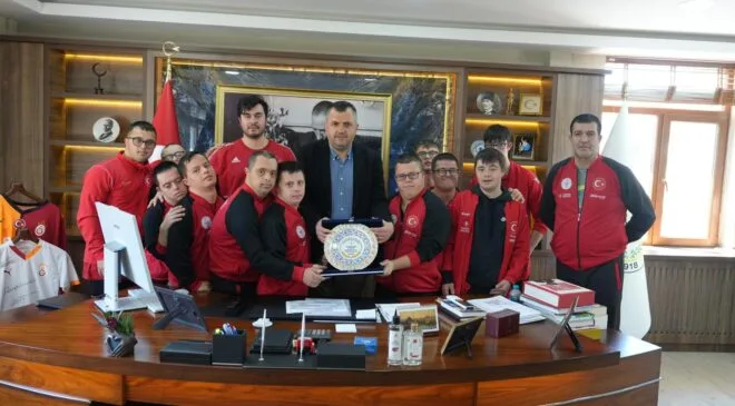 Başkan Taşyasan Down Sendromlular Basketbol Milli Takımı’nı ağırladı