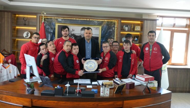 Başkan Taşyasan Down Sendromlular Basketbol Milli Takımı’nı ağırladı