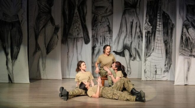 “Kadınca Kararınca” Saray Atatürk Kültür Merkezi’nde sahnelendi