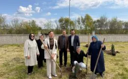 Saray’da Anlamlı Anma: Şehit Öğretmen ve Öğrenciler İçin Fidan Dikildi