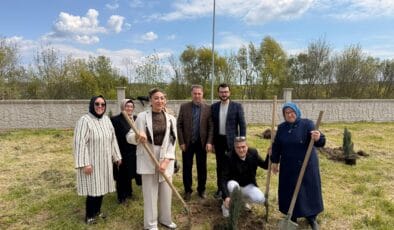 Saray’da Anlamlı Anma: Şehit Öğretmen ve Öğrenciler İçin Fidan Dikildi