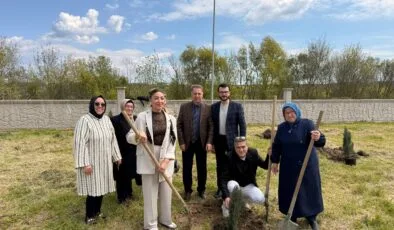 Saray’da Anlamlı Anma: Şehit Öğretmen ve Öğrenciler İçin Fidan Dikildi