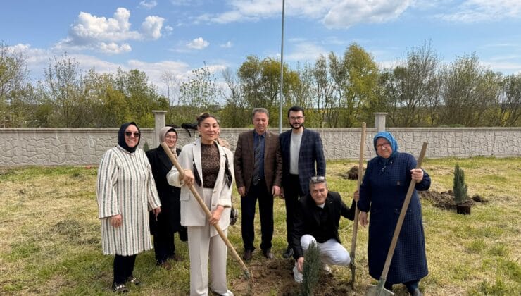 Saray’da Anlamlı Anma: Şehit Öğretmen ve Öğrenciler İçin Fidan Dikildi